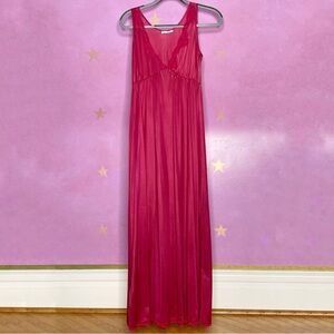 Sentiments Glamorous Vintage Small Satin Peignoir Nightgown In Red